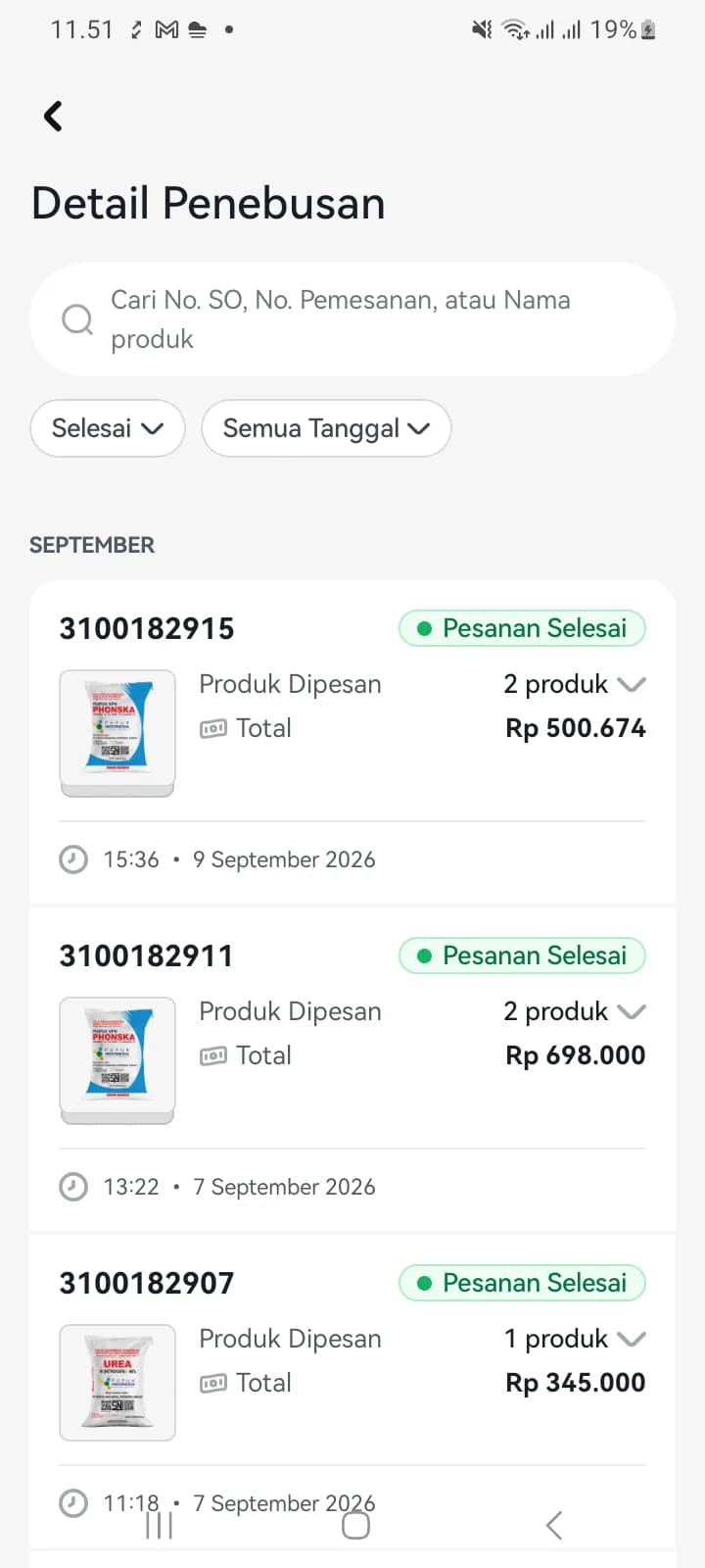Riwayat Pemesanan Pupuk tersaring status Selesai, menampilkan tiga pesanan beserta nomor SO, jumlah produk, total, dan waktunya